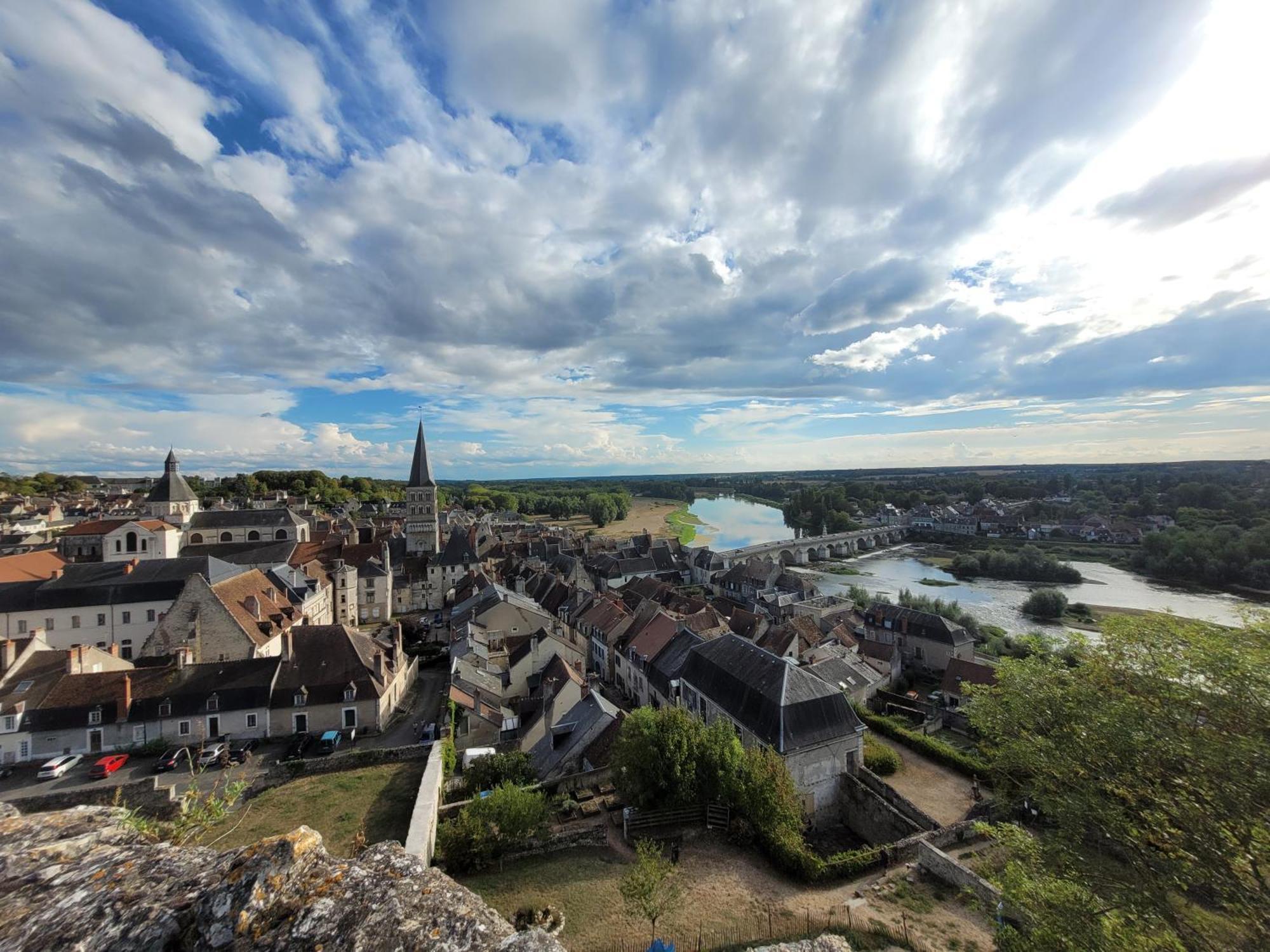 La Cour Du Chateau Ла-Шаріте Екстер'єр фото